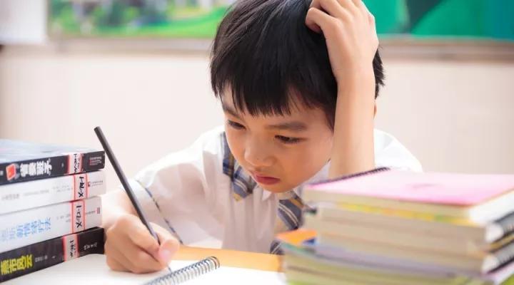 孩子做作业时注意力不集中